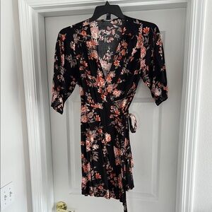 Floral Wrap dress. Size small. Black.